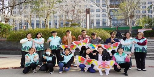 假日旅游亮点多 文明实践志愿服务添 动力